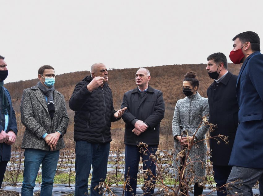 VV në Podujevë ka takuar fermerët llapjan 