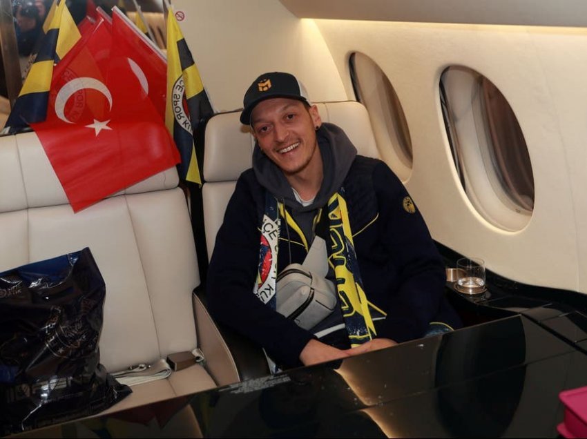 Zyrtarizohet transferimi i Ozil te Fenerbahce