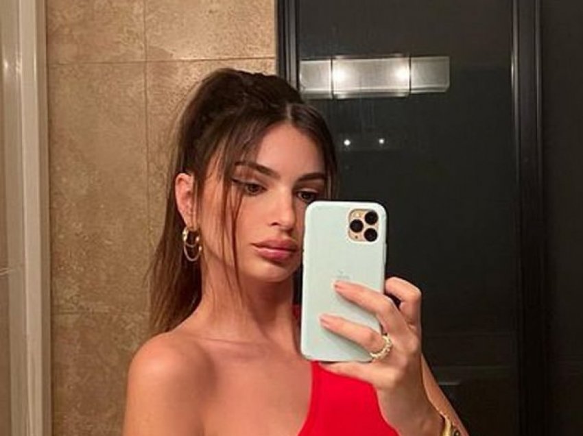 Emily Ratajkowski mohon se ka fryrë buzët, thotë se është normale të dukesh e ënjtur në shtatzëni