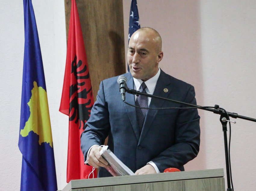 Haradinaj merr pjesë në promovimin e librit “Deçani nëpër shekuj”