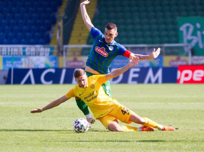 Voca tregon vështirësitë që janë në futbollin turk