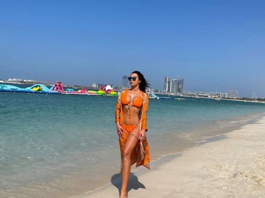 Marina Fara “arratiset” me biznesmenin për pushime në Dubai, vajza e Eli Farës “djeg” rrjetin me fotot me bikini