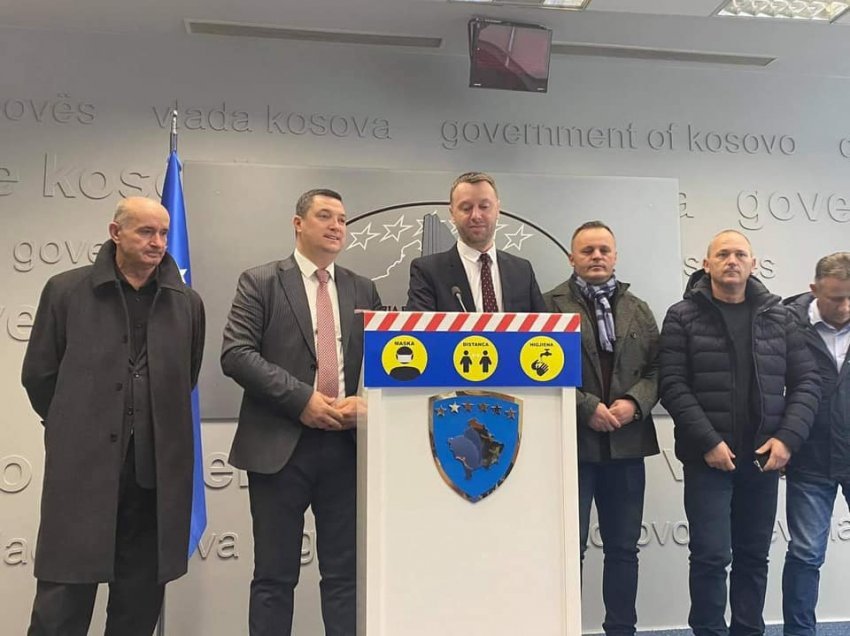 Ministritë realizojnë kërkesat e Shoqatës së Transportit të Udhëtarëve, anulohet greva