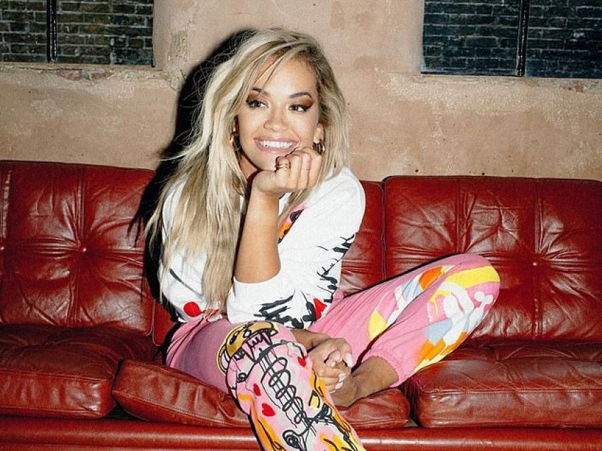 Rita Ora ndëshkohet nga fansat e saj