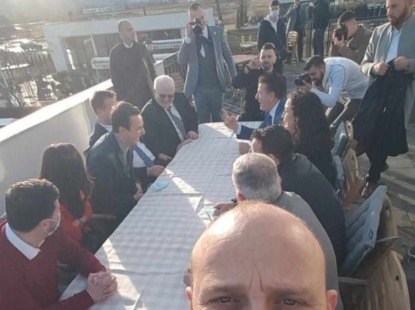 Publikohet një foto e Kurtit dhe Osmanit duke pirë kafe në Veri të Mitrovicës