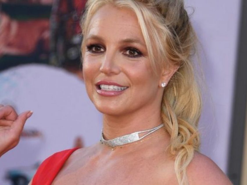 Britney Spears vallëzon me këngën e ish-të dashurit Justin Timberlake