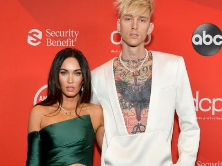 Flitet se Megan Fox dhe Machine Gun Kelly janë fejuar