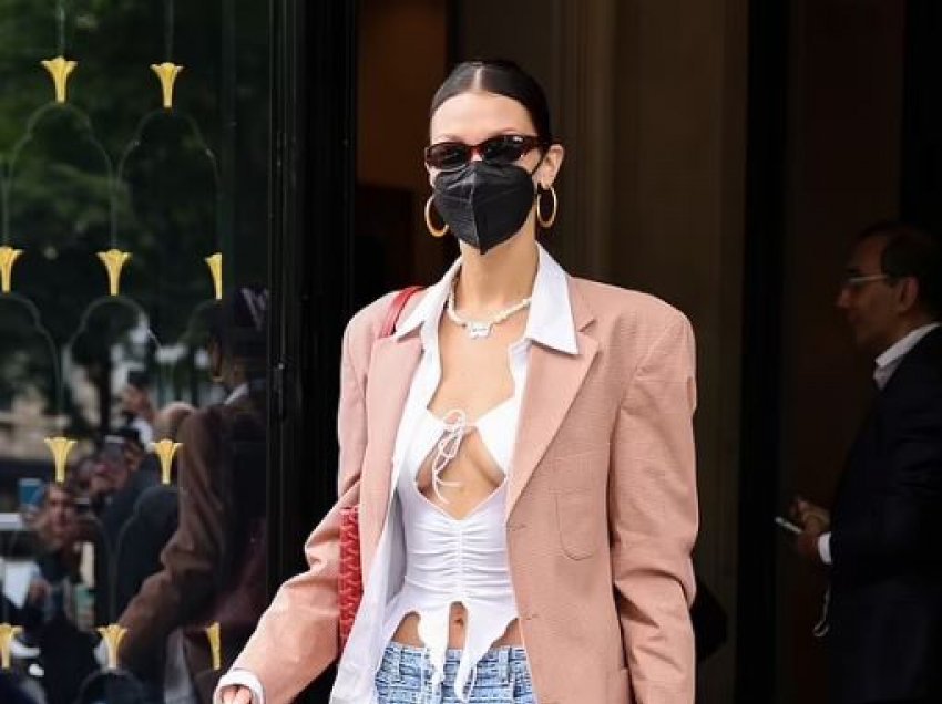 Bella Hadid shihet rrugëve në Paris