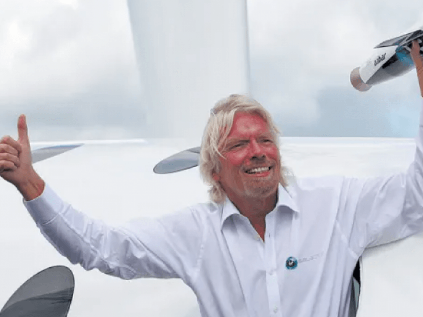 Më 11 korrik pritet të fluturoj drejt hapësirës Sir Richard Branson - para Jeff Bezosit