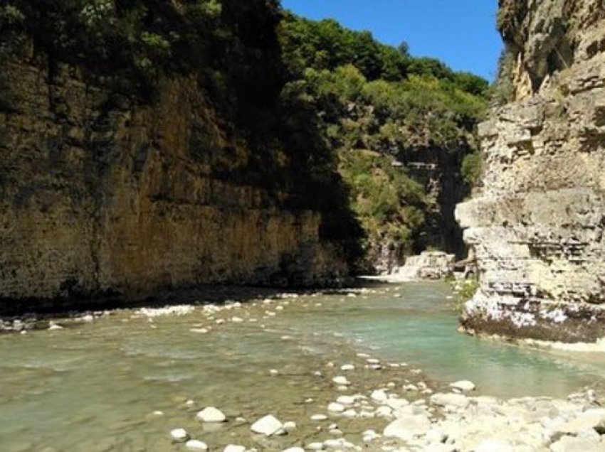 Gjendet i vdekur një 45-vjeçar, dyshohet të jetë...