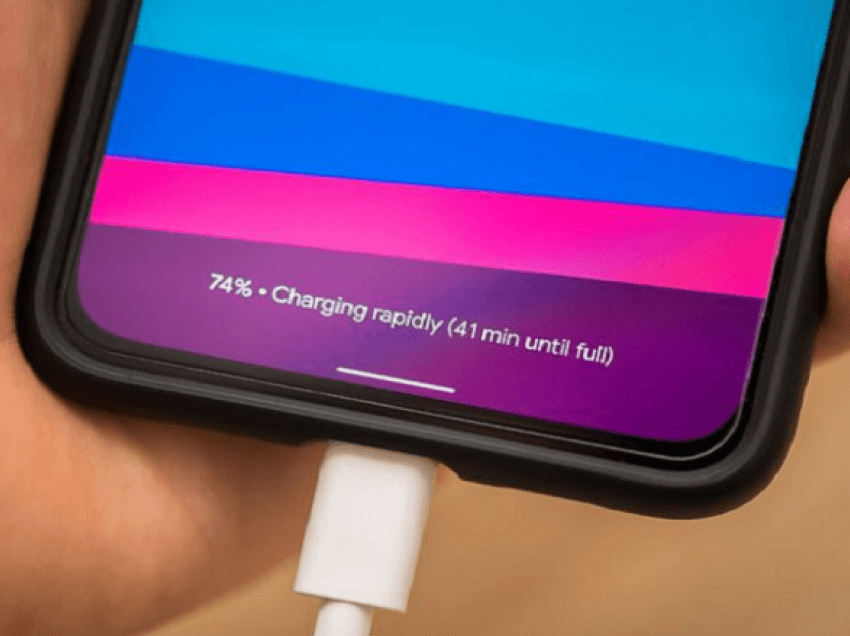 Disa ‘sekrete’ si të karikoni sa më shpejt celularin tuaj