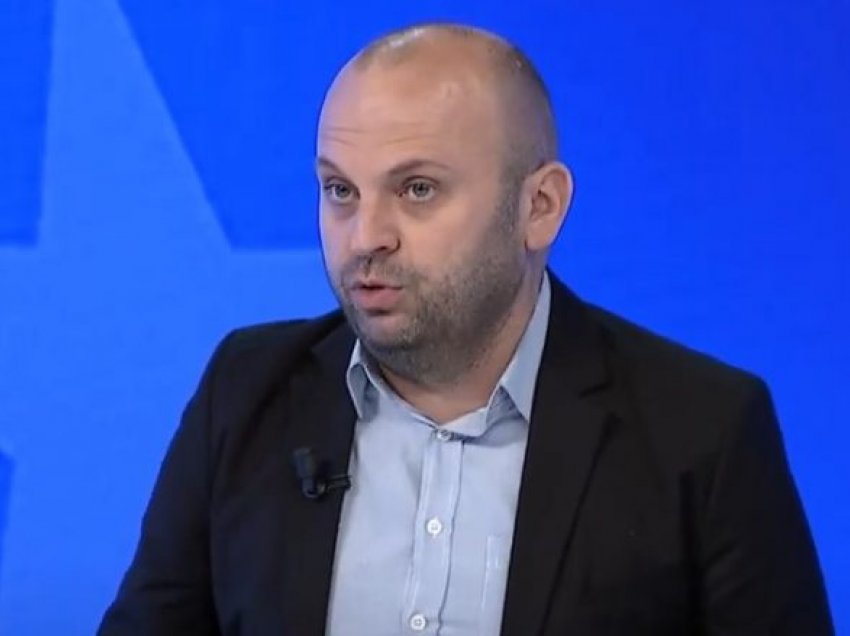 Mushkolaj ‘zbulon’ skenarin: Memli Krasniqi erdhi në krye të PDK-së me direktiva të Thaçit e Veselit