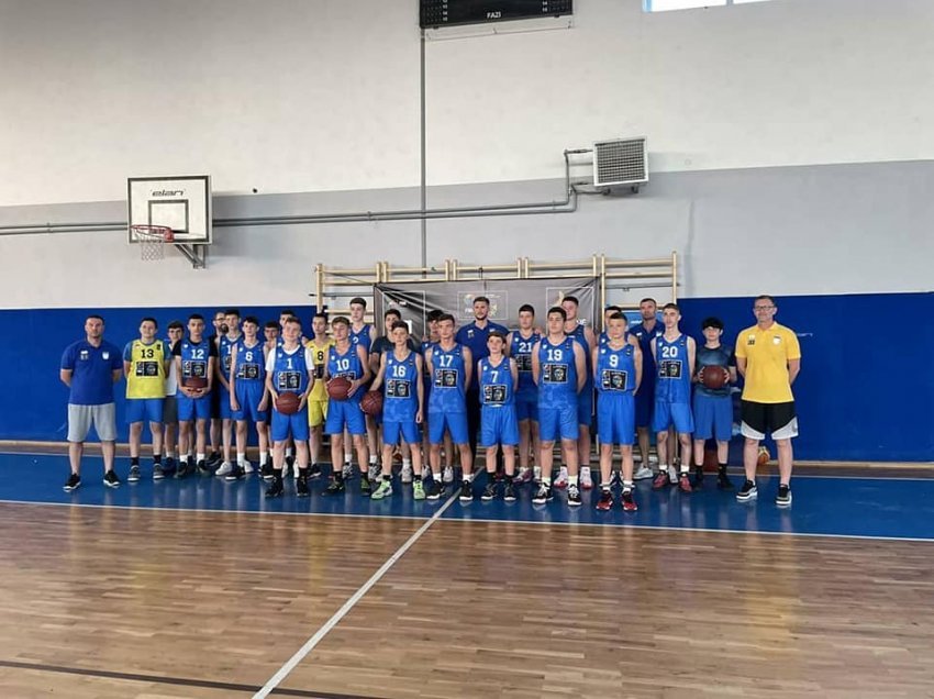 Morina viziton Kampin Nacional, iu rrëfen për përvojën e tij si basketbollist