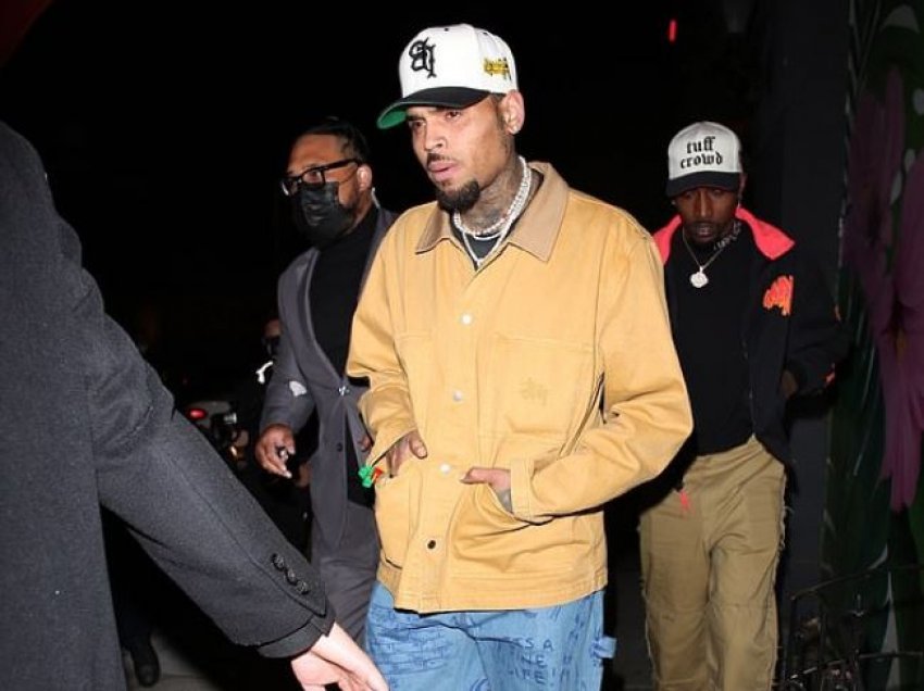 Edhe një padi nga Gjykata për Chris Brown