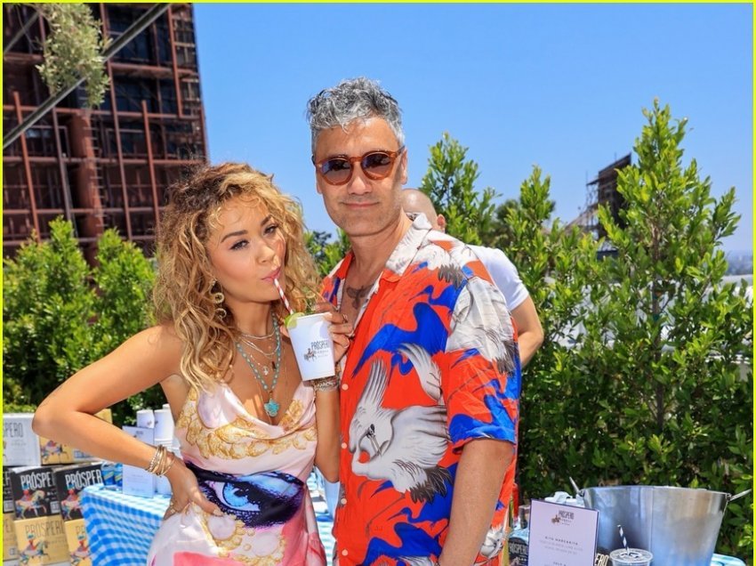 Rita Ora dhe Taika Waititi dalin publikisht bashkë për herë të parë