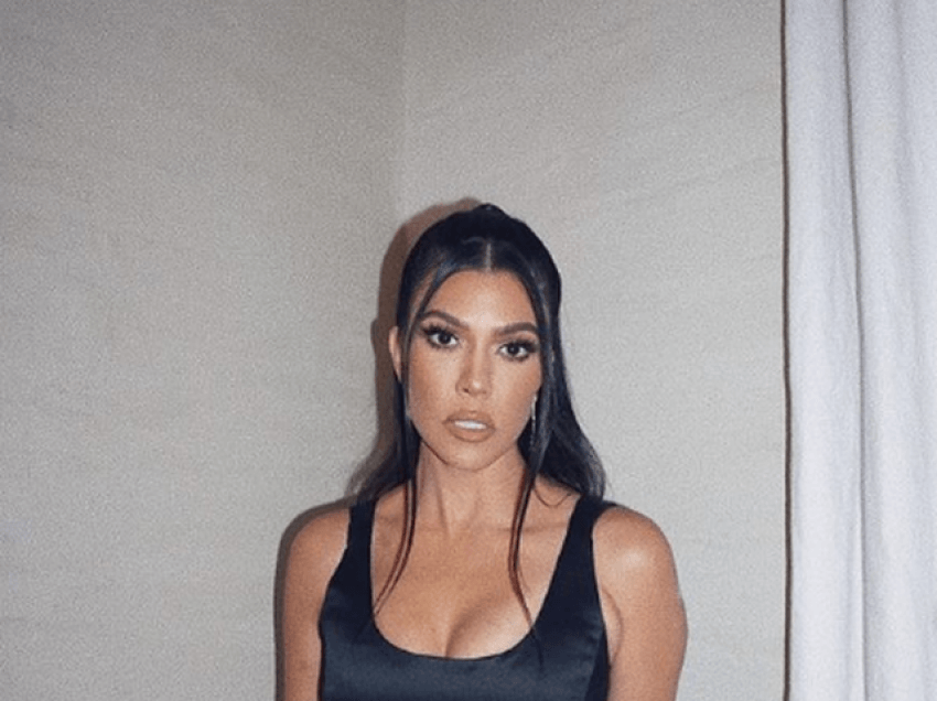 Nuk e ka problem aspak! Kourtney Kardashian zgjedh të mos e editojë foton ku i duket celuliti