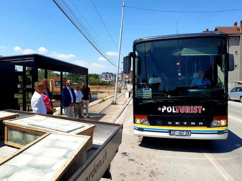 Në lagjen “2 Korriku” janë vendosur dy stacione pritëse të autobusëve