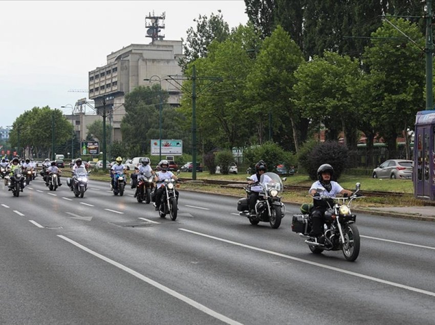 Qindra motorë janë nisur për në Srebrenicë në kujtim të viktimave të gjenocidit