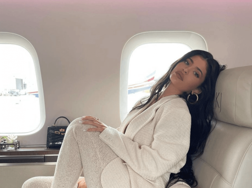 Kylie Jenner është sërish shtatzënë? Këto shenja po e bëjnë 'lëmsh' rrjetin