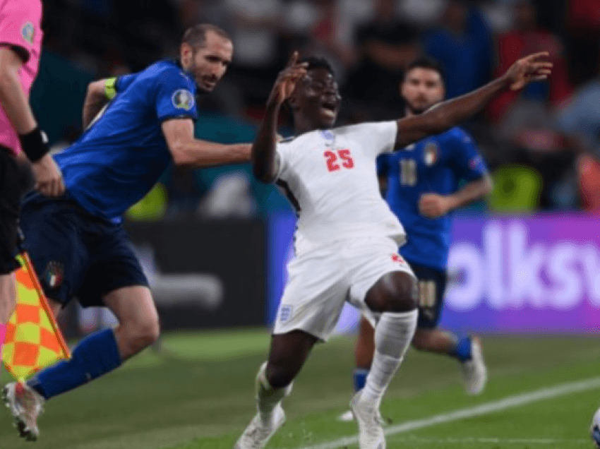 Mourinho: Çfarë Chiellini bëri me Saka, tregon gjithçka për të si mbrojtës