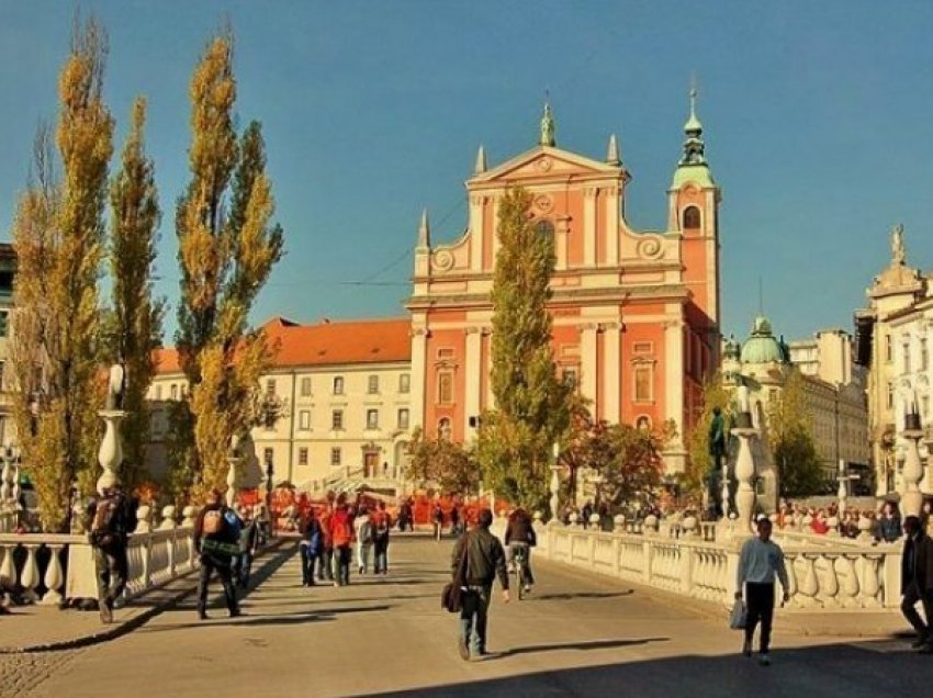 Sllovenia me kushte për Kosovën