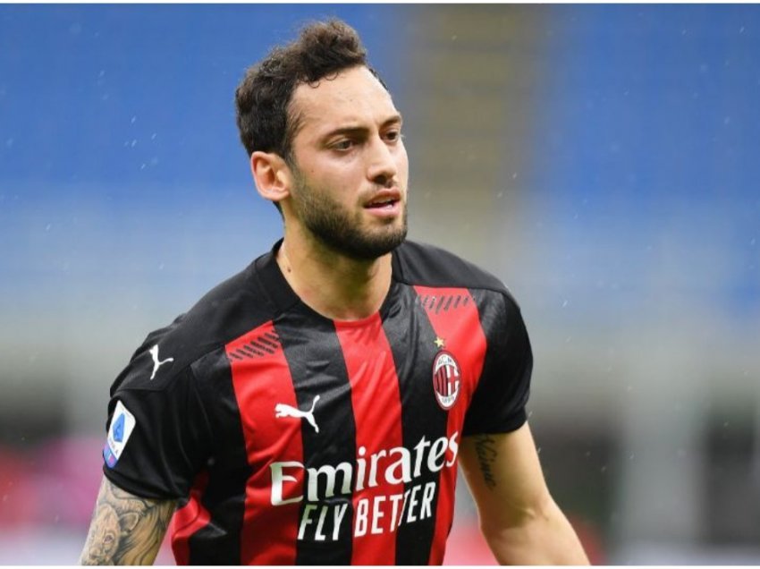 Befason Calhanoglu: Pioli i vetmi që donte të më mbante