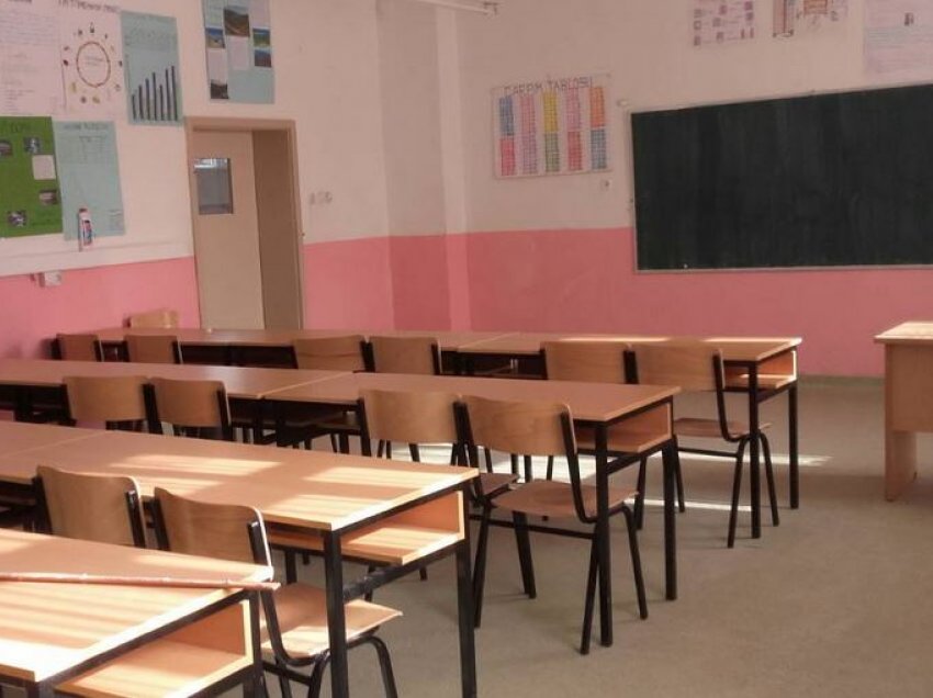 Vazhdimi i të drejtës së bursës – për nxënësit në shtator, për studentët në tetor