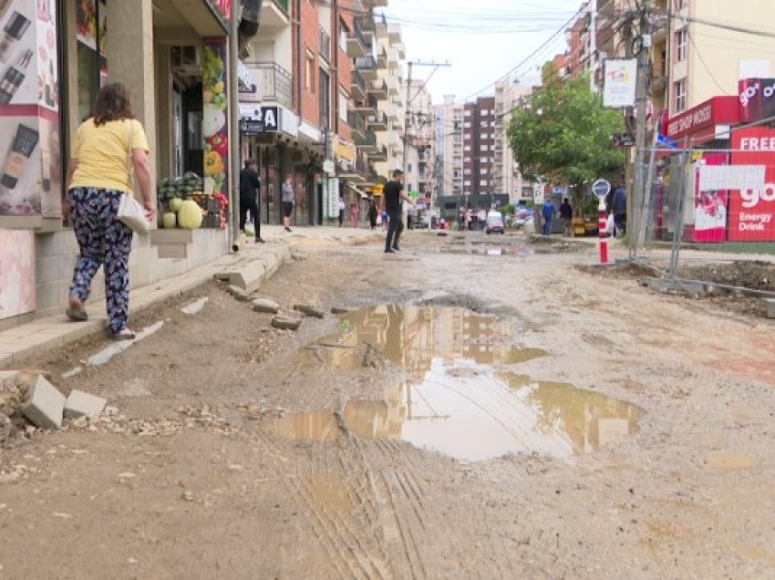 ​Në gjendje të mjerueshme, banorët e rrugës “Muharrem Fejza” pak shpresë që punët do të kryhen shpejt