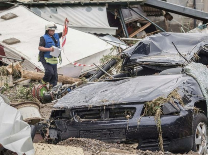 Katastrofa e shkaktuar nga përmbytjet, mund të sjellë një përmbysje të madhe politike në Gjermani