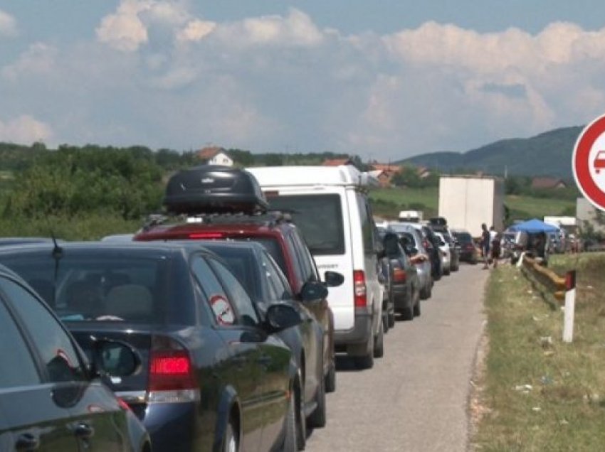 Te Dheu i Bardhë e Jarinje më pak kolona, pritjet në Merdare mbi 2 orë