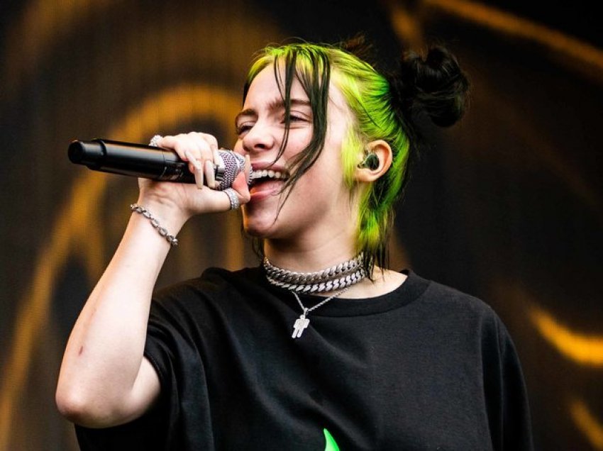 Billie Eilish rrëfen arsyen pse gjithnjë vesh rroba të gjera: ‘Është e vështirë të kontrollosh mendimet e njerëzve’