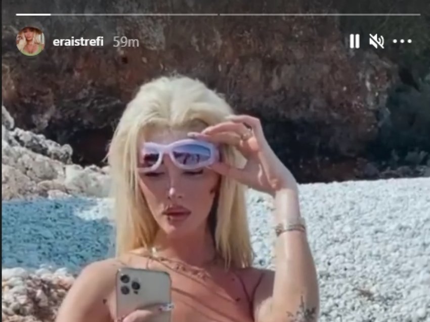 Era Istrefi seksi në bikini