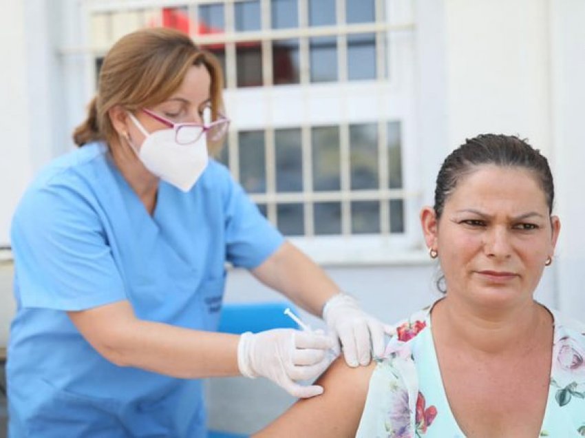 Mbi 1.1 milionë të vaksinuar në Shqipëri, qendrat punojnë edhe për fundjavë