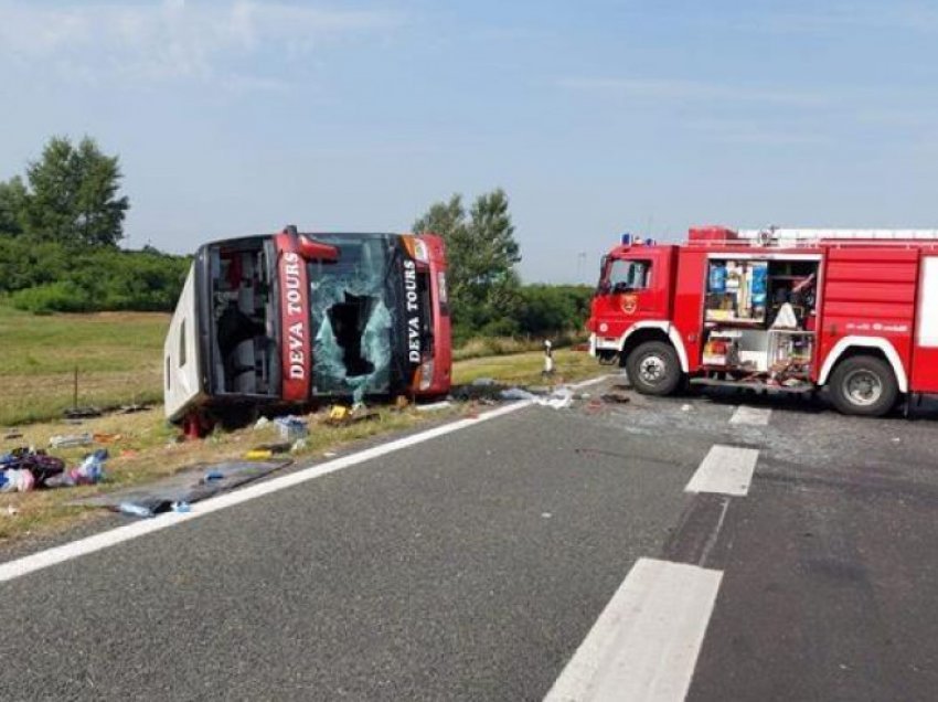 “Nuk është në spital”, familja kërkon informacione për vajzën e tyre që ishte në autobusin e aksidentuar