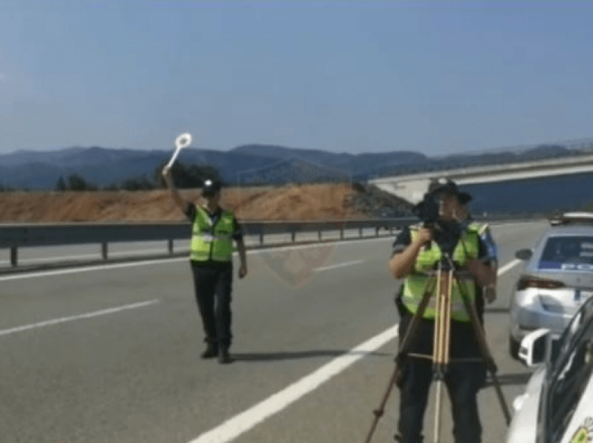 Policia në aksion, arrestohen 12 shoferë dhe hiqen 45 patenta