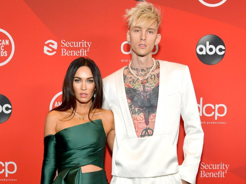 Machine Gun Kelly i çudit të gjithë me deklaratat e tij