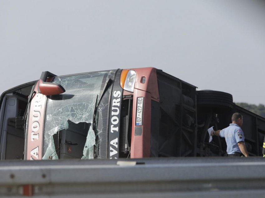 Reagon edhe një herë kompania e autobusit të aksidentuar, çka thotë për tragjedinë