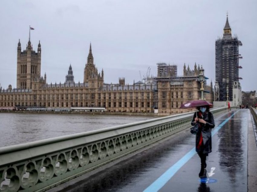 Britania e Madhe regjistron për të pestën ditë radhazi uljen e numrit të infeksioneve me Covid-19