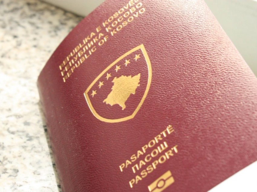 Serbia “njeh” pasaportën e Kosovës në aeroporte