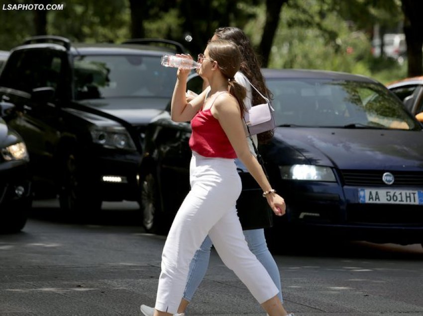 Mbërrin i nxehti afrikan/ Nesër në mesditë termometri shënon 42 °C