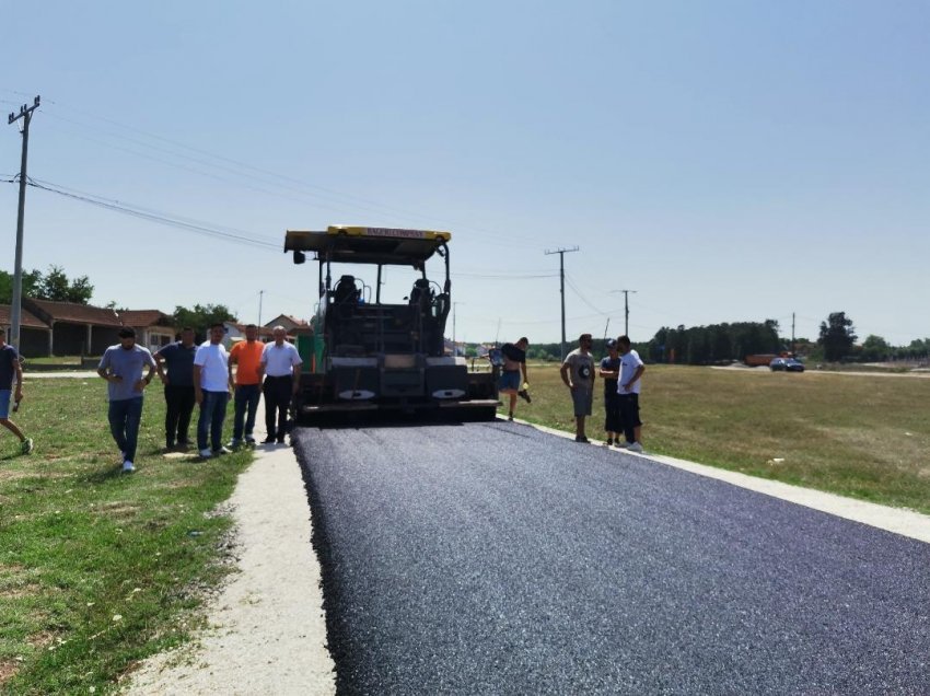 Asfaltohen 12 rrugë në Drenoc të Malishevës