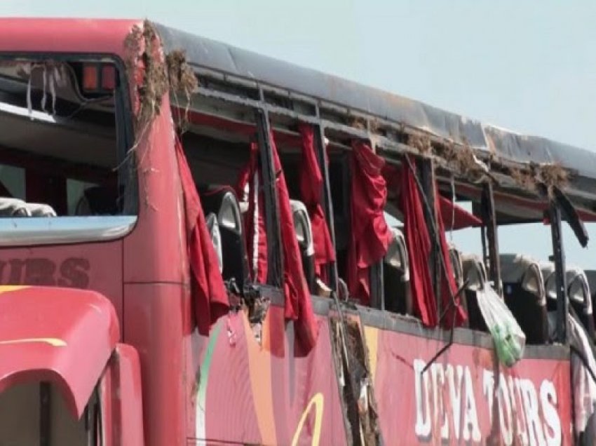 ​Mbërrijnë në Kosovë bashkatdhetarët që i mbijetuan aksidentit në Kroaci