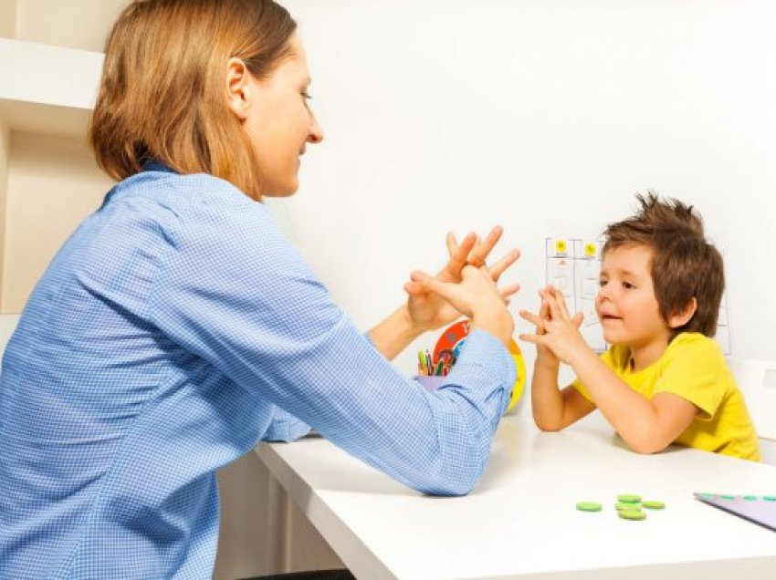 Studimi i ri: Fëmijët me autizëm me koleksion unik të baktereve të shëndetshme të zorrëve