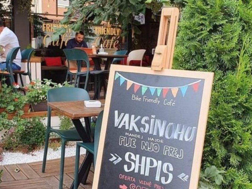 Vaksinohu merr një pije falas - Oferta e një lokali në Prishtinë