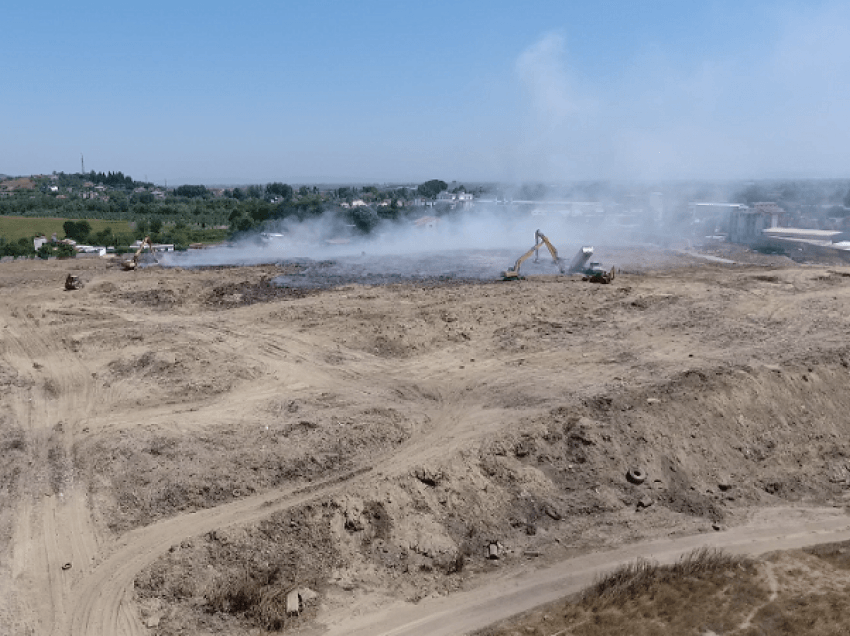 Reja toksike nuk largohet nga Fieri, vazhdojnë të digjen mbetjet plastike në vendgrumbullimin e mbetjeve