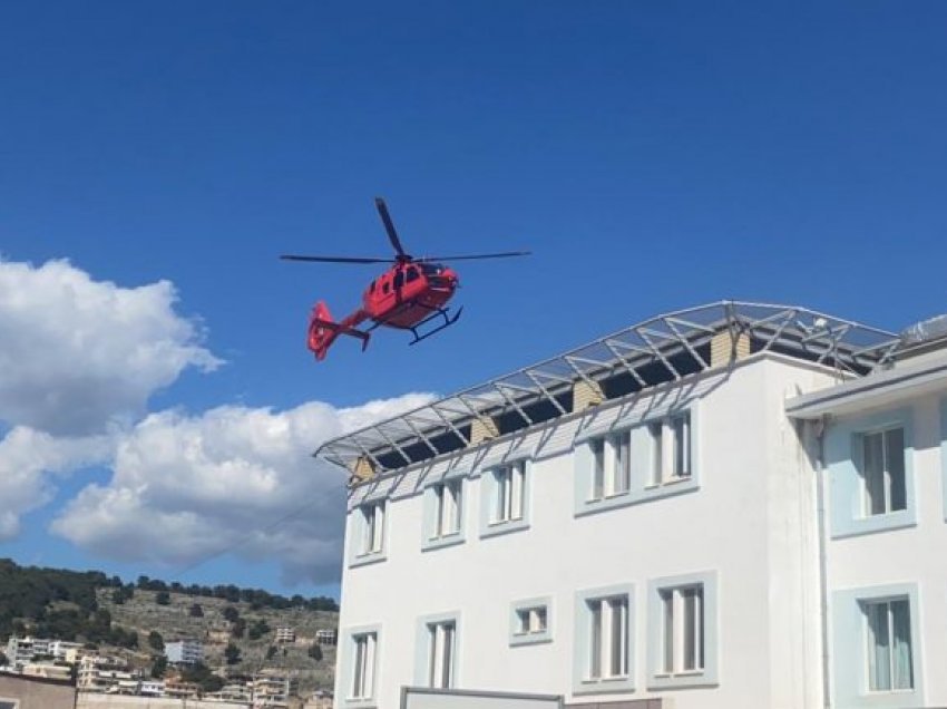 Punonin në çati, era e fortë i hedh në tokë, plagosen rëndë dy punëtorë në Sarandë 