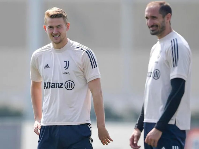 Chiellini rinovon, De Ligt është i blinduar