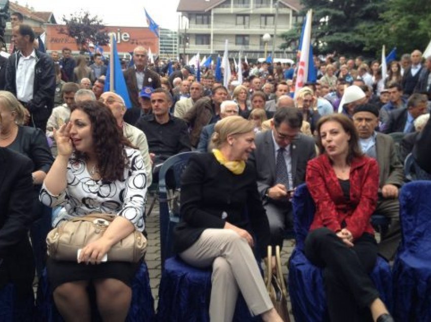 Gaxheri me një foto ua kujton Vjosa Osmanit e Donika Gërvallës kohën kur ishin në LDK