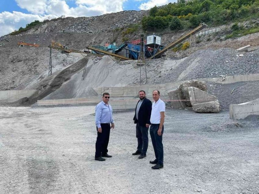 Ndërpriten punimet e gurëthyesit në Kçiq të Madh