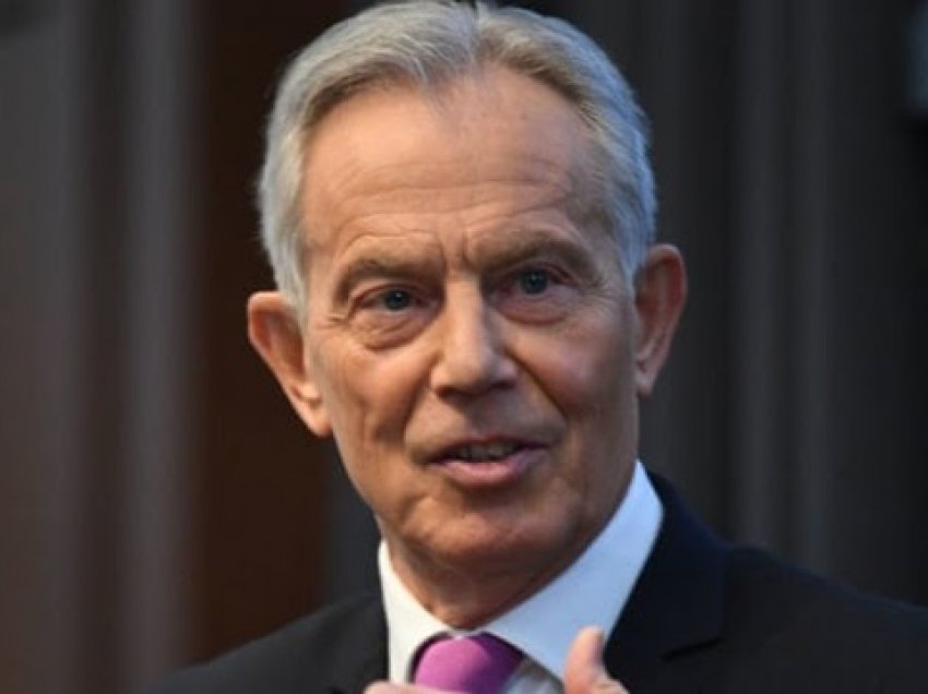 ​Tony Blair kërkon trajtim të ndryshëm të personave të vaksinuar dhe atyre pa to